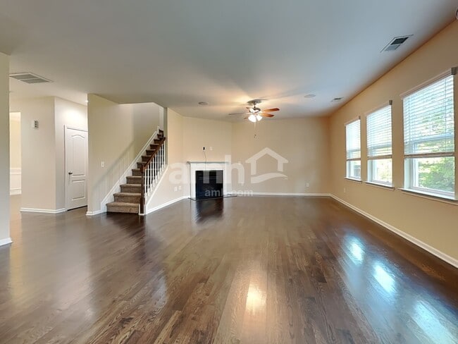 Photo - 1104 Wainscott Dr