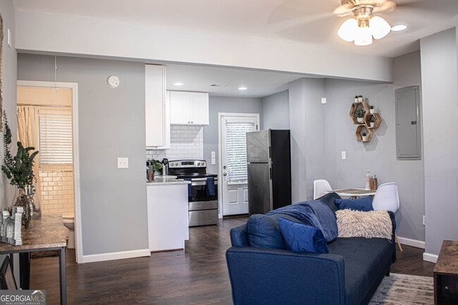 Photo - 444 Sunset Ave NW