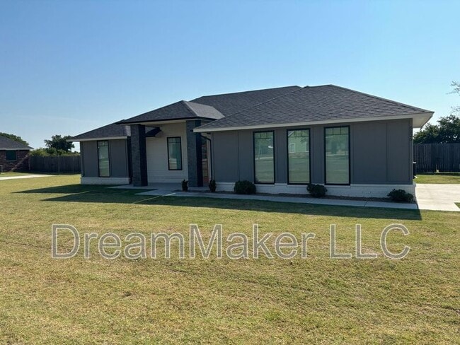 Building Photo - 5225 Red Maple Ave