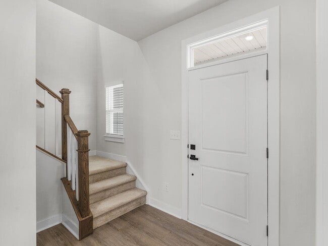 Photo - 301 Meuse Ln