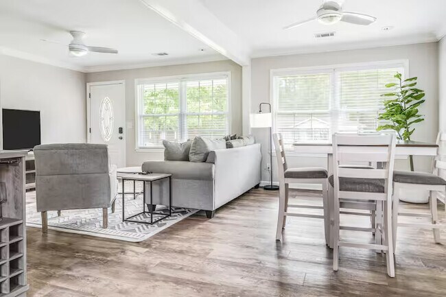 Photo - Horne Pl Main House