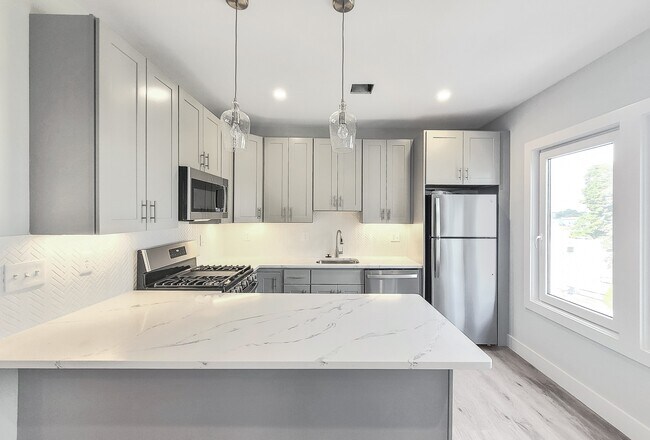 Photo - 194 Paris St