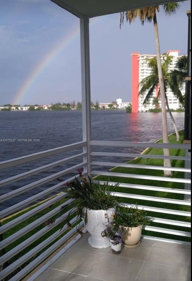 Photo - 1175 NE Miami Gardens Dr Unidad 208