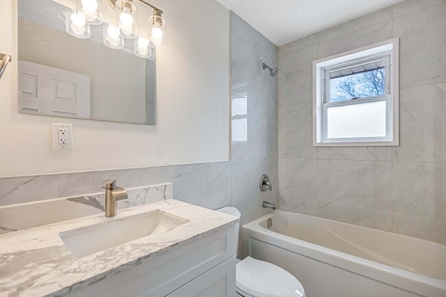 Photo - 1889 Wavell St Unit 1887 Upper