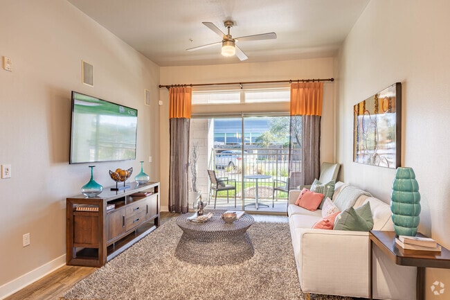 1BR, 1BA - 716SF - 1B - Living Room - The Hyve