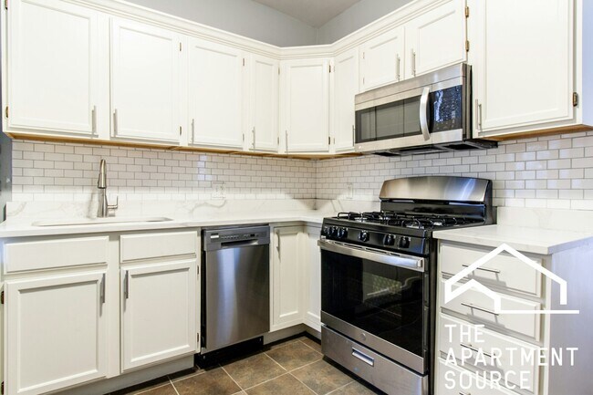 Building Photo - 3036 N Seminary Ave Unit 1Front Rental