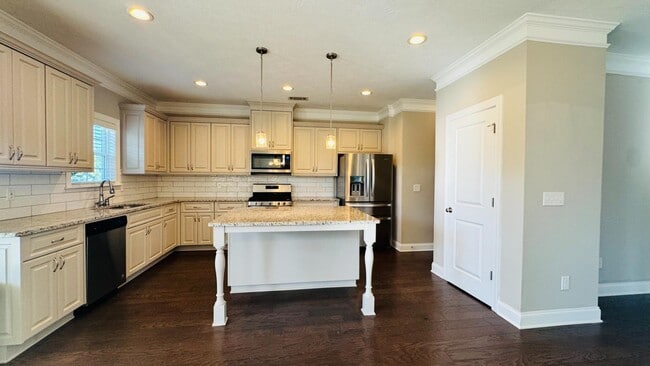 Photo - 583 Bunchgrass St