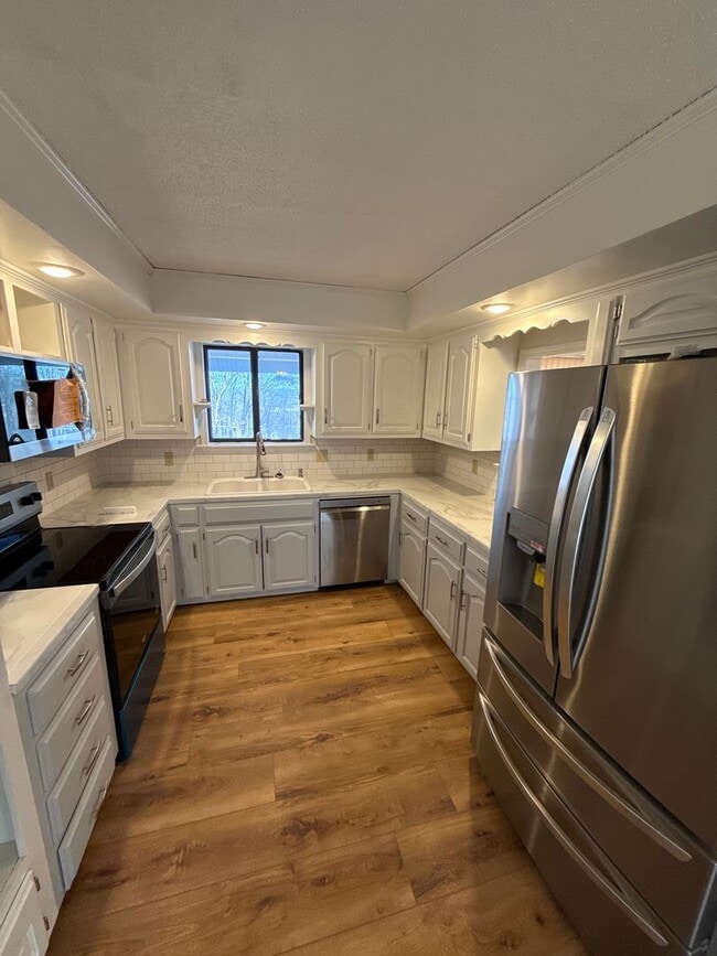 Photo - 185 Ridgeview Ln