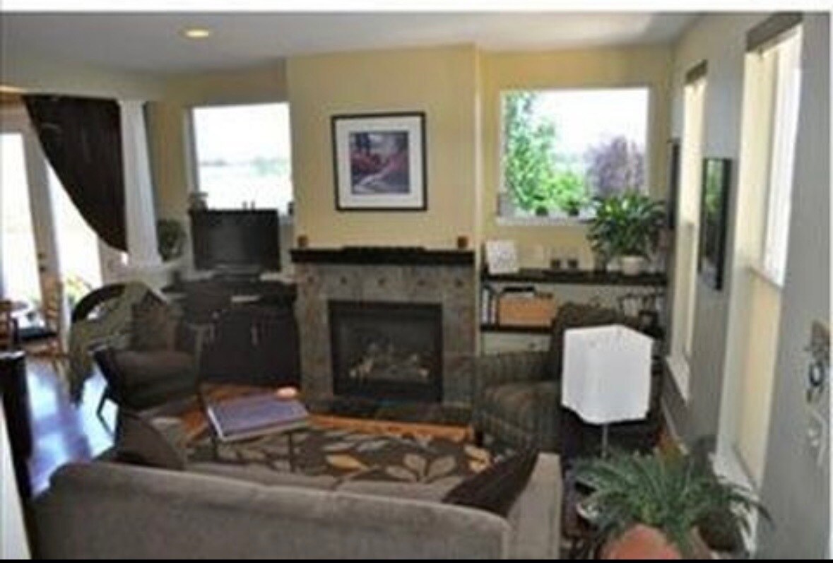 Photo - 454 N Finch Ave