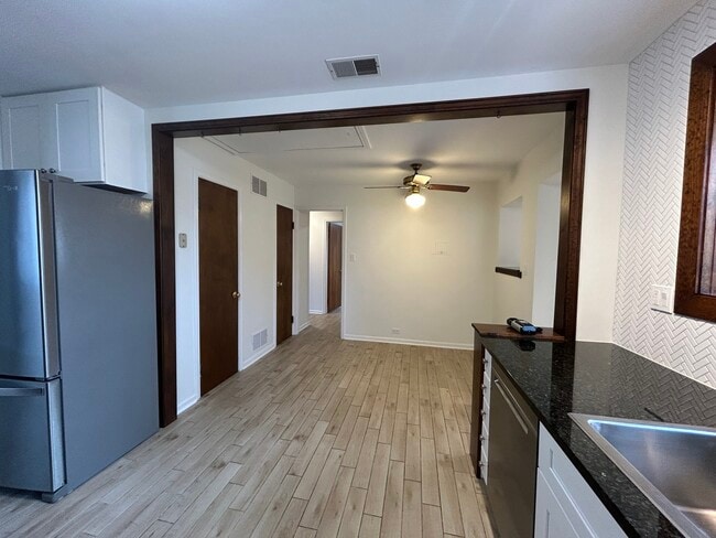 Photo - 946 E Grant Dr