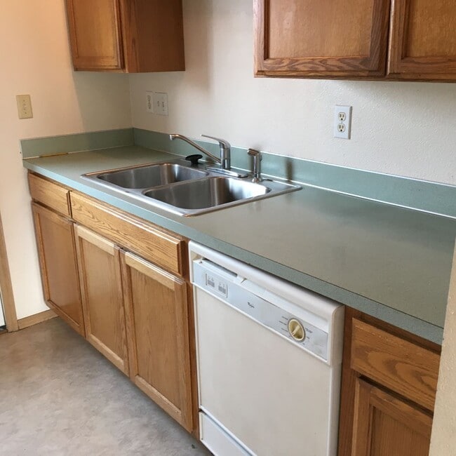 Photo - Nice 2 Bedroom, 2 Bath Apartment in Newberg- Pet Friendly!