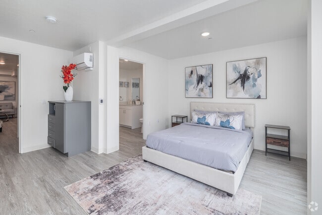 3BR, 2BA - 886SF - Bedroom