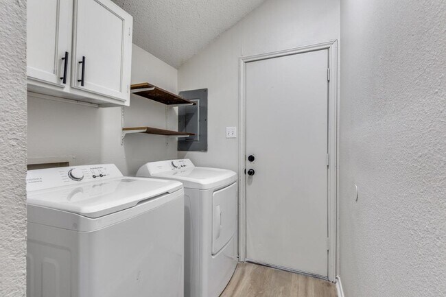 418 S Las Vegas Trail