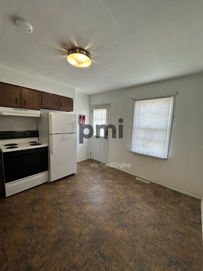 Photo - 1612 University Dr