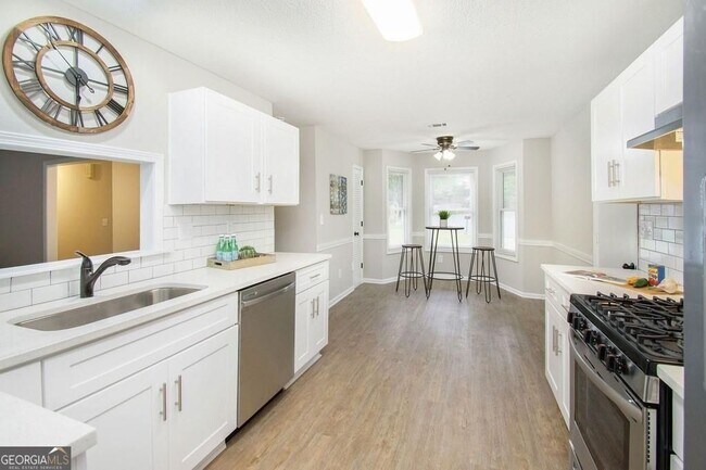 Photo - 140 Crabtree Dr