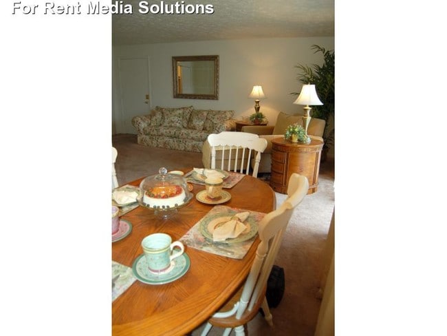 Jamestowne Apartments - Jamestowne Apartments