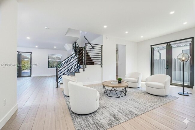 Photo - 14551 SW 20th St