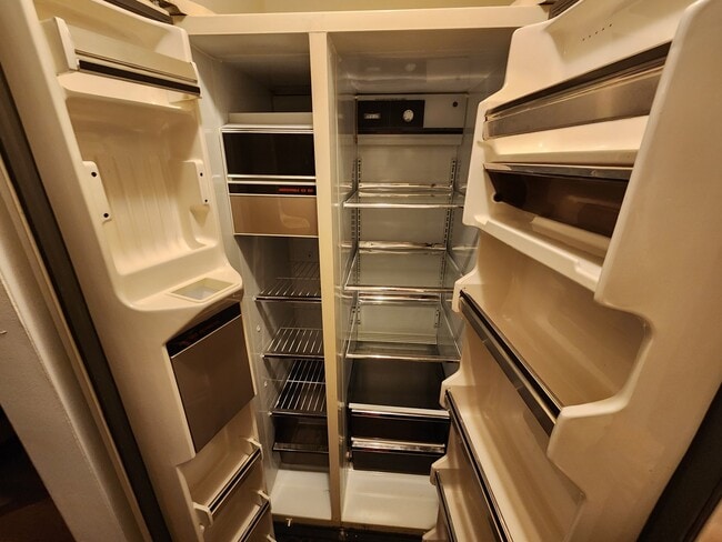 Photo - 497 E Main St