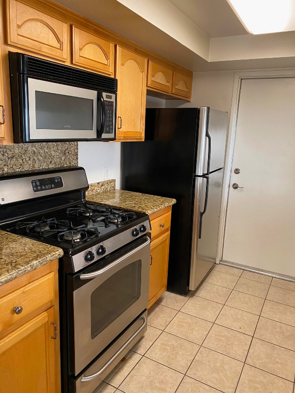 Photo - 500 White Ln