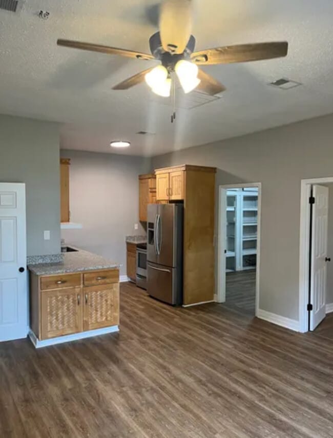 Photo - 8715 Fowler Ave Unidad 1