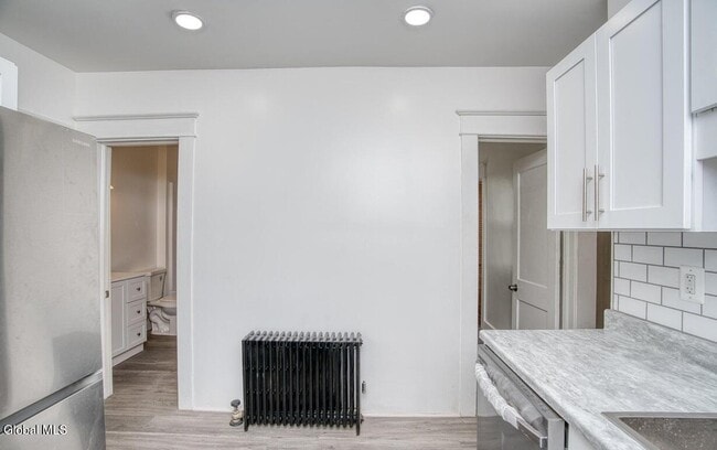 Photo - 1538 Nott St