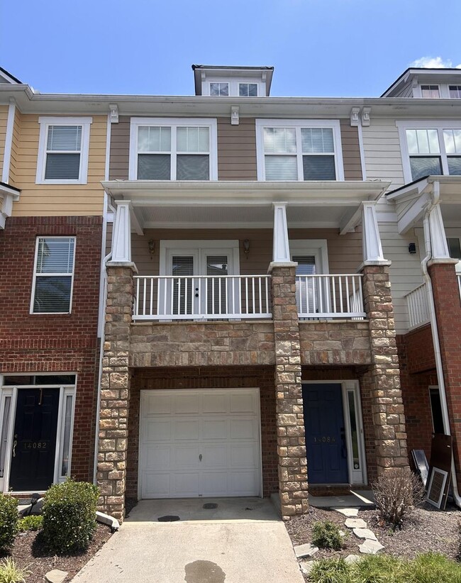 Building Photo - Beautifully Renovated 3-Bedroom, 2.5-Bath Townhome in the Heart of Alpharetta/Milton!