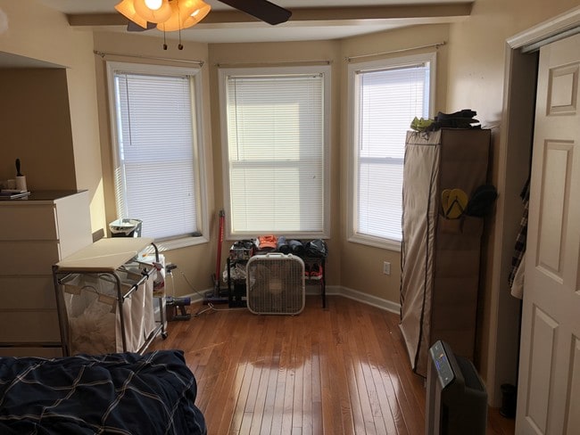 Photo - 4931 Locust St