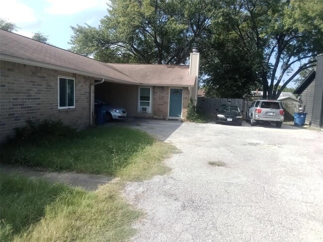 Building Photo - 601 Thelma Dr Rental