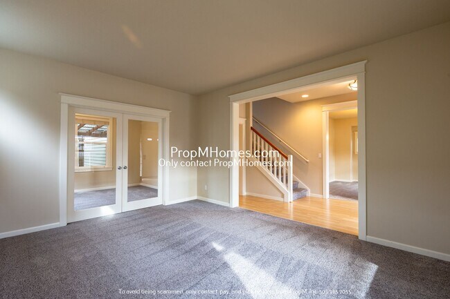 Photo - Charming Oregon City Gem – Home Office, Bo...