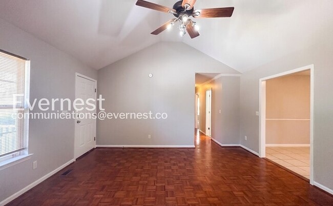 Photo - 120 Buckingham Cir