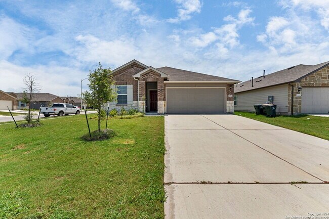 Photo - 140 Fireoak Dr