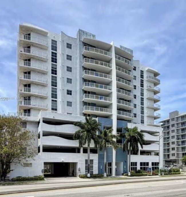 Building Photo - 2600 SW 27th Ave Unit 1004