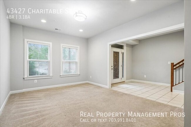 Photo - 43427 Charitable St