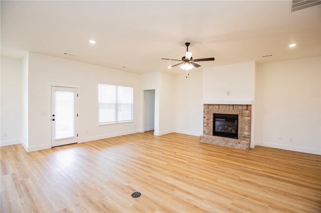 Photo - 5034 Moose Holw Ter