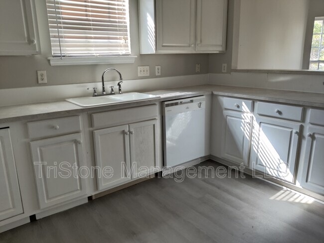 Photo - 2536 Carmathen Rd