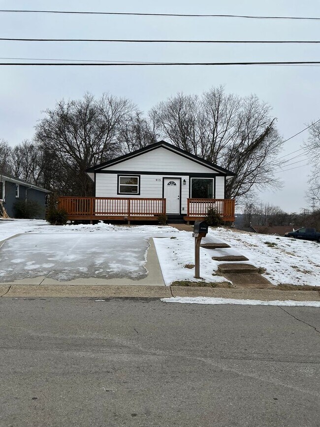 Photo - 915 Shearor St