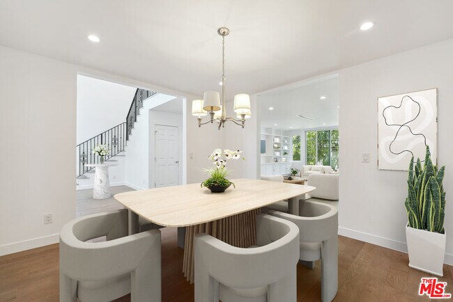 Photo - 5114 Cedros Ave