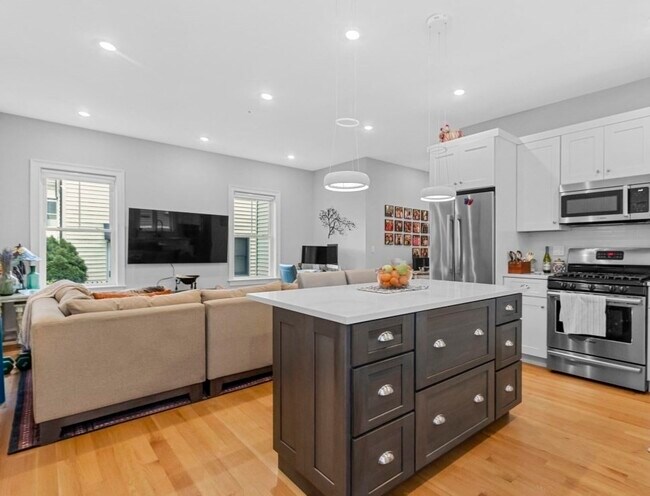 Photo - 25 Chilcott Pl Unit 1