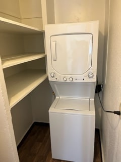 Photo - 505 W 1st St