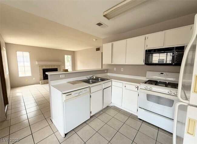Photo - 4672 Krissylouise Way Unit A
