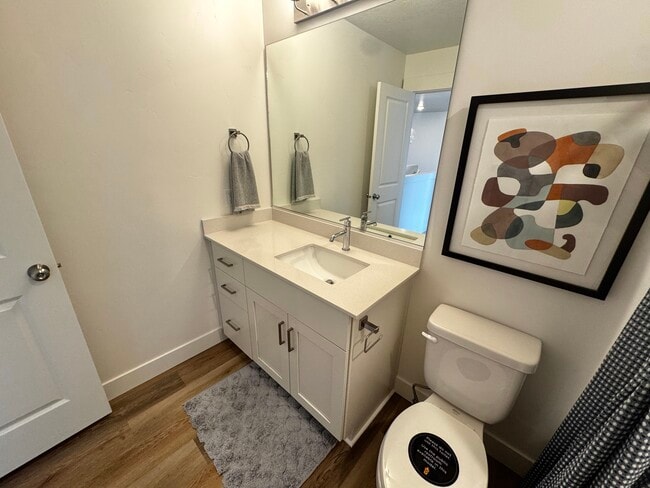 Photo - 739 W 725 N