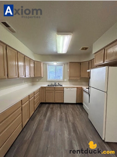 Photo - 1819 S Von Elm St Unidad B