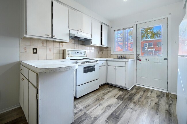 Photo - 6371 Rue Pascal Unit 2