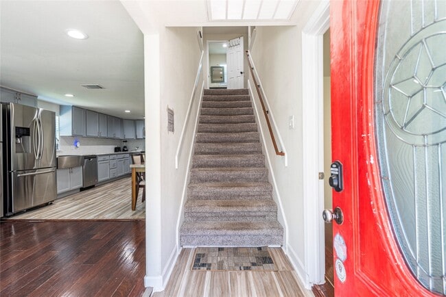 Photo - 909 32nd St