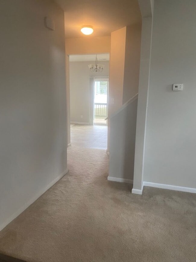 Photo - 203 Linfoot Ct