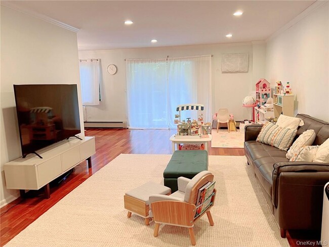 Building Photo - 500 Central Park Ave Unit 117