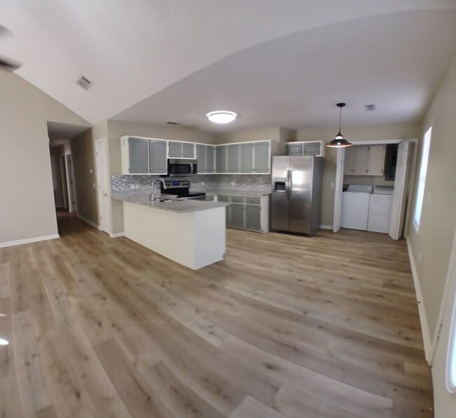 Photo - 3 Bed/ 3 Bath located just off South Lamar...