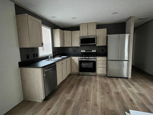 Building Photo - 1418 Red Maple Ln