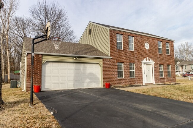 Photo - Beautiful Colonial Style Contemporary Home in South Columbia!
