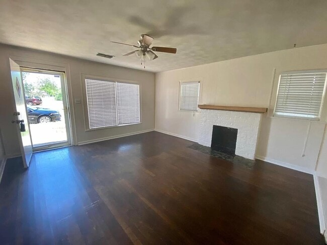 Photo - 2109 22nd St